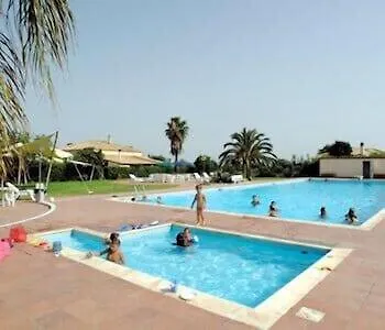 סירקוזה Hotel Relax