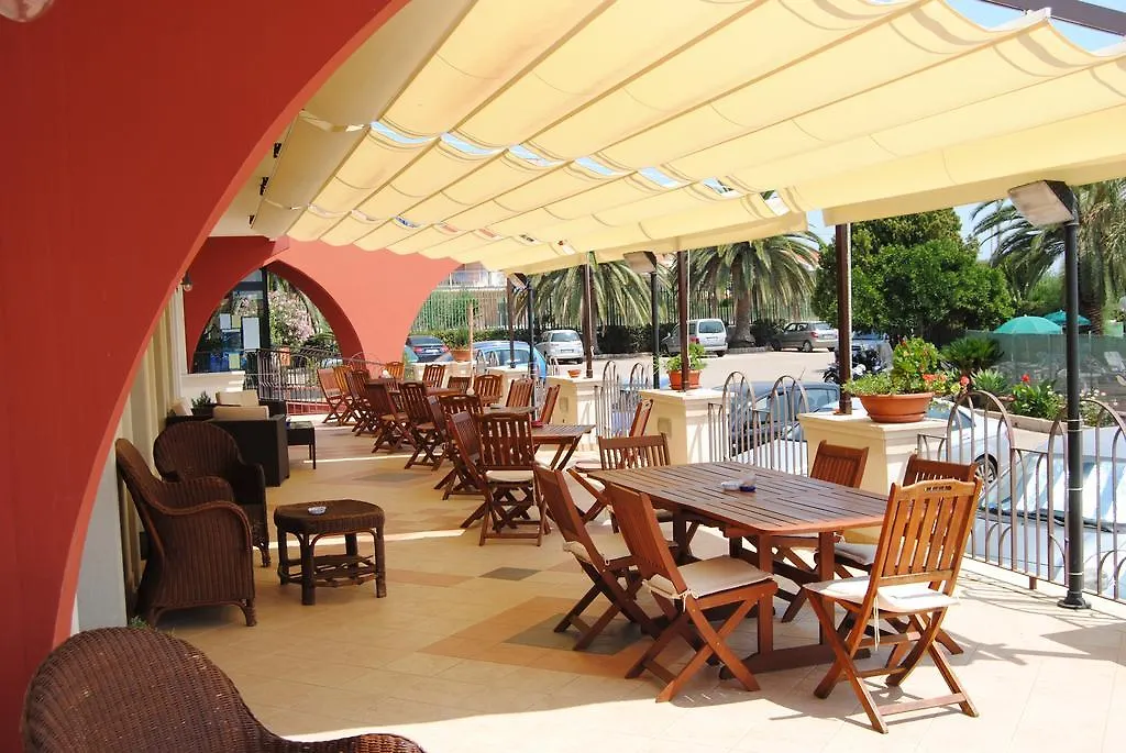 Hotel Relax سيراكوزا 4*,